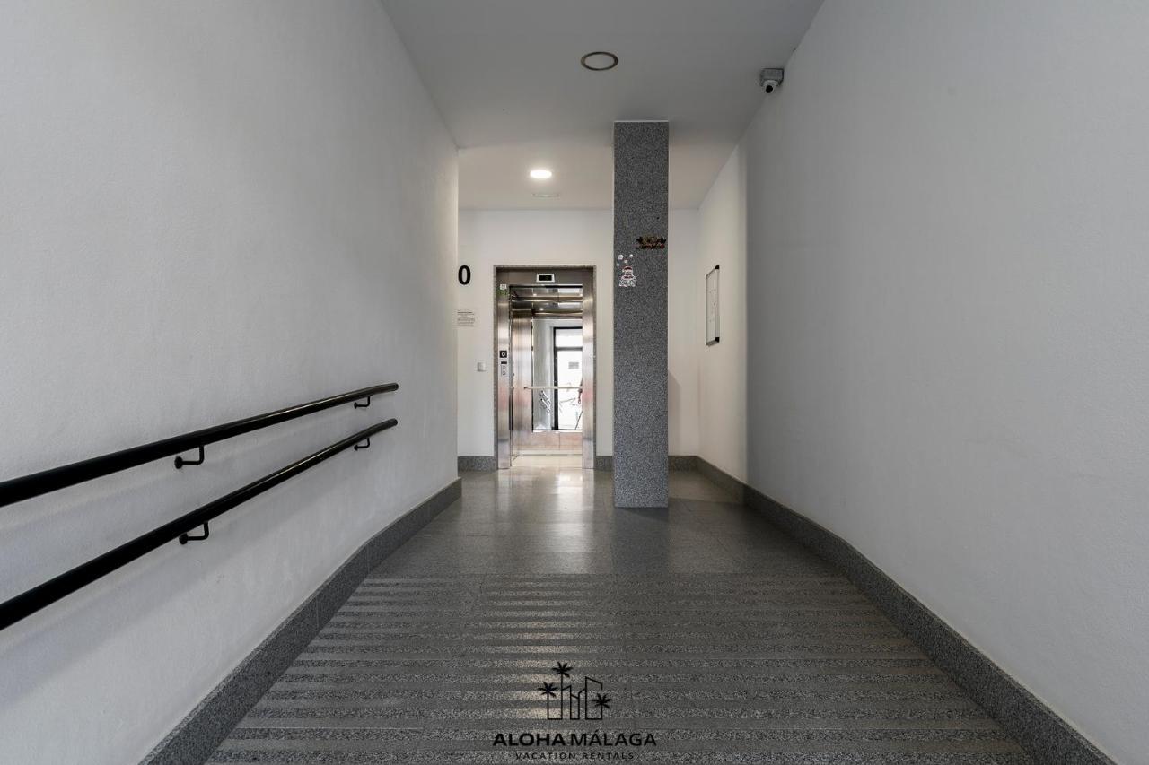 マラガLuxury Duplex With Pool And Padel Court In Townアパートメント エクステリア 写真